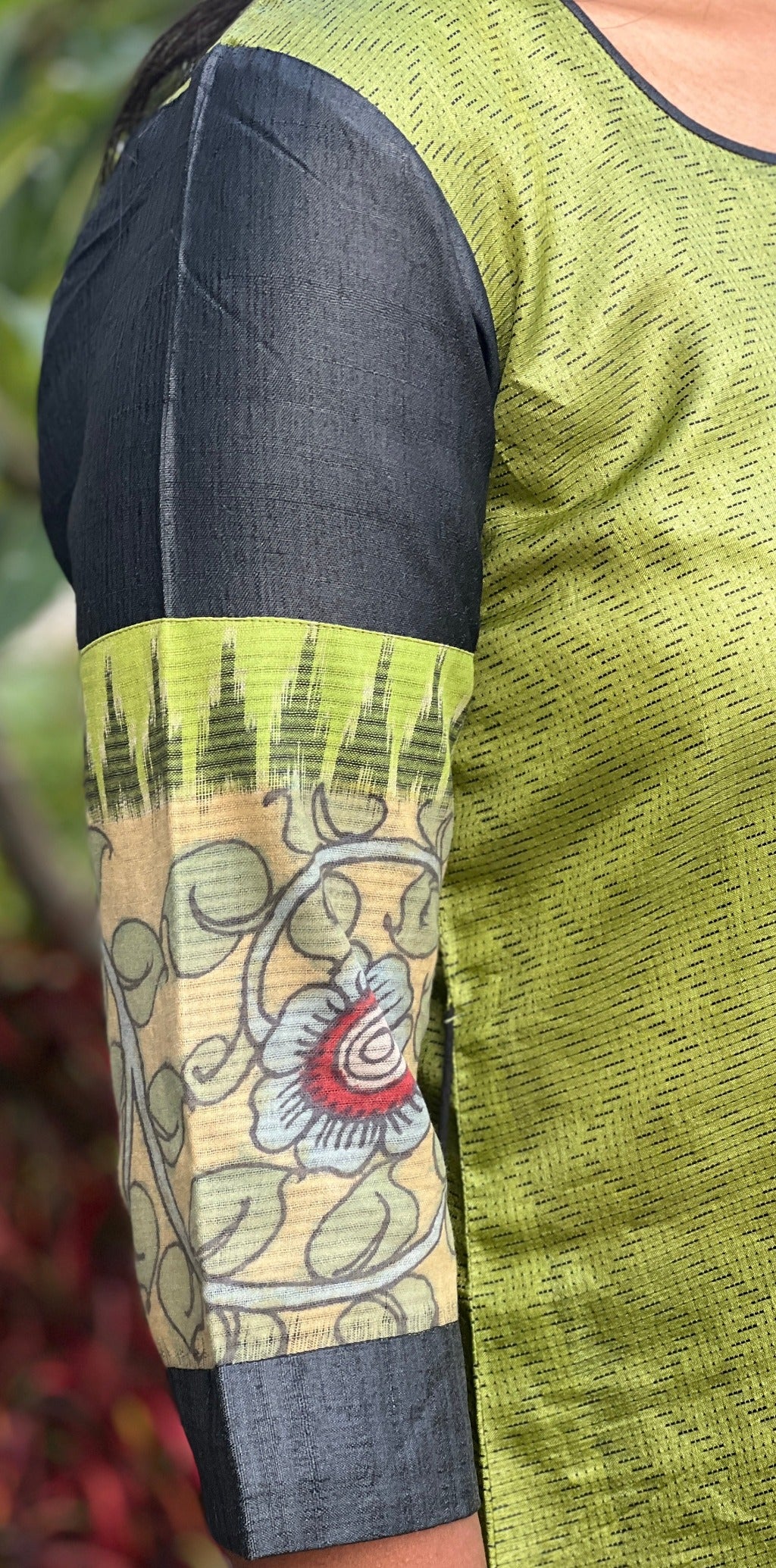 Kurta: Tussar with Ikat Sleeves(KR-CT-ASR-0003)